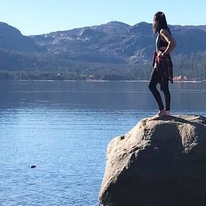 Meet your Posher, Lyssia